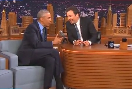 黑莓“代言人”奧巴馬換新機:無法拍照還不能聽歌-鋒巢網