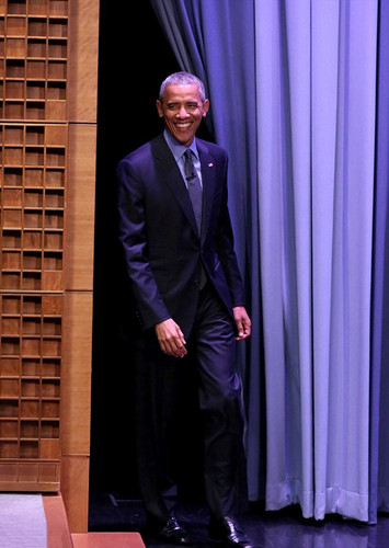 黑莓“代言人”奧巴馬換新機:無法拍照還不能聽歌-鋒巢網