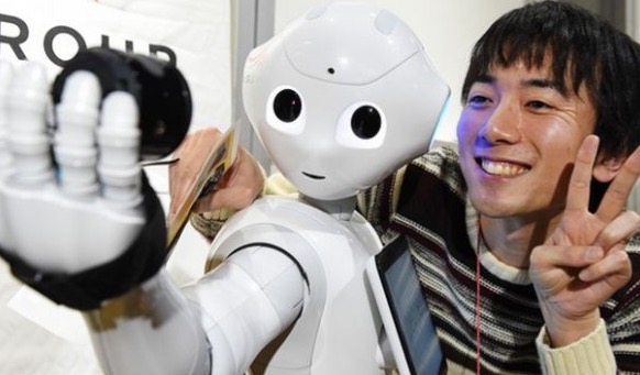 狗血：男子偷室友機器人，結果機器人發短信告訴了主人！-鋒巢網