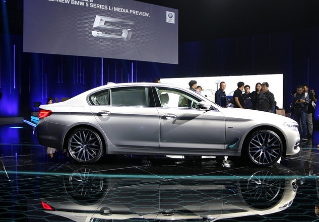 全新寶馬5系LiM 完美詮釋“中等價格享受高等豪華”-鋒巢網