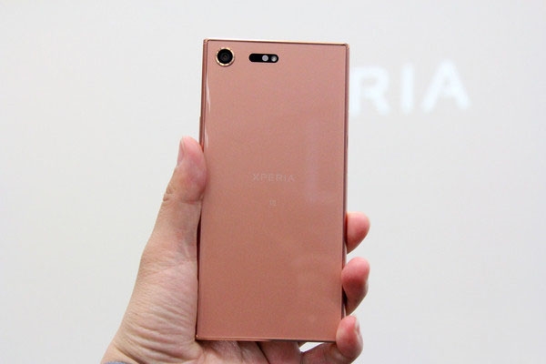 紅銅粉Xperia XZ Premium亮相:迷人魅力-鋒巢網(wǎng)