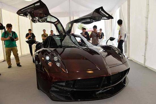 首輛Huayra風神現身重慶,神秘車主背景或比“精彩哥”更精彩？-鋒巢網