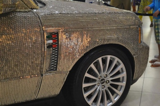 迪拜：有錢沒地兒花 豪車金錢玩命造-鋒巢網