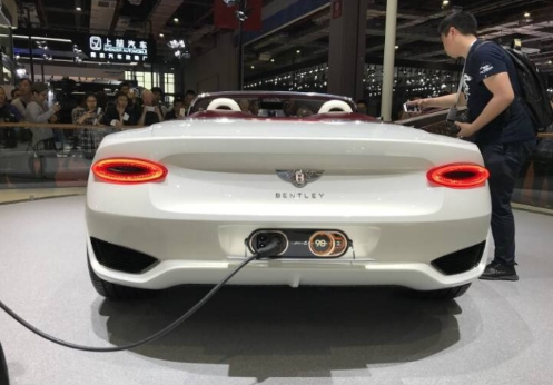 業界“神車”賓利EXP12Speed6e電動概念車 亮相上海車展-鋒巢網