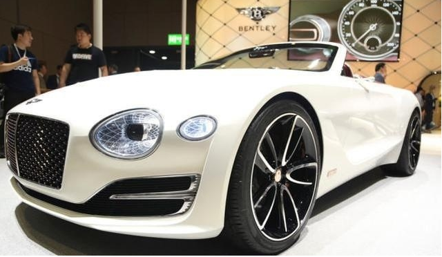 業界“神車”賓利EXP12Speed6e電動概念車 亮相上海車展-鋒巢網