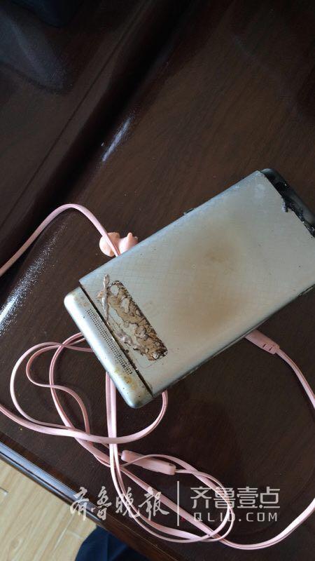 小米手機公交上自燃:疑似紅米3電池短路-鋒巢網