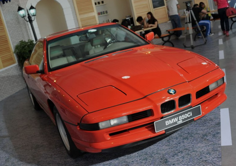 王者歸來:新寶馬8系概念預(yù)告圖公布 即將回歸！-鋒巢網(wǎng)