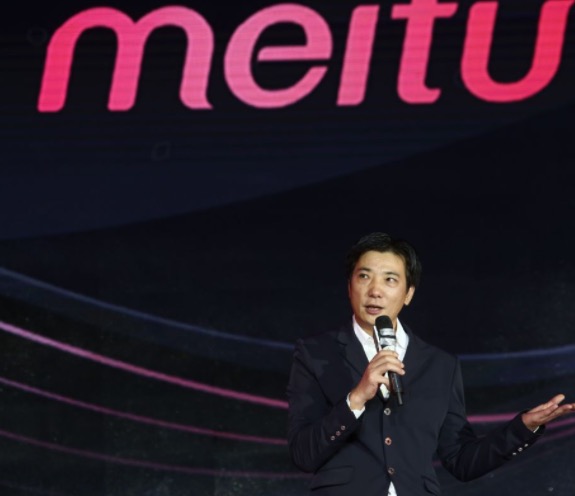 蔡文勝之子狂沽美圖套9億 券商建議小股東及時離場-鋒巢網