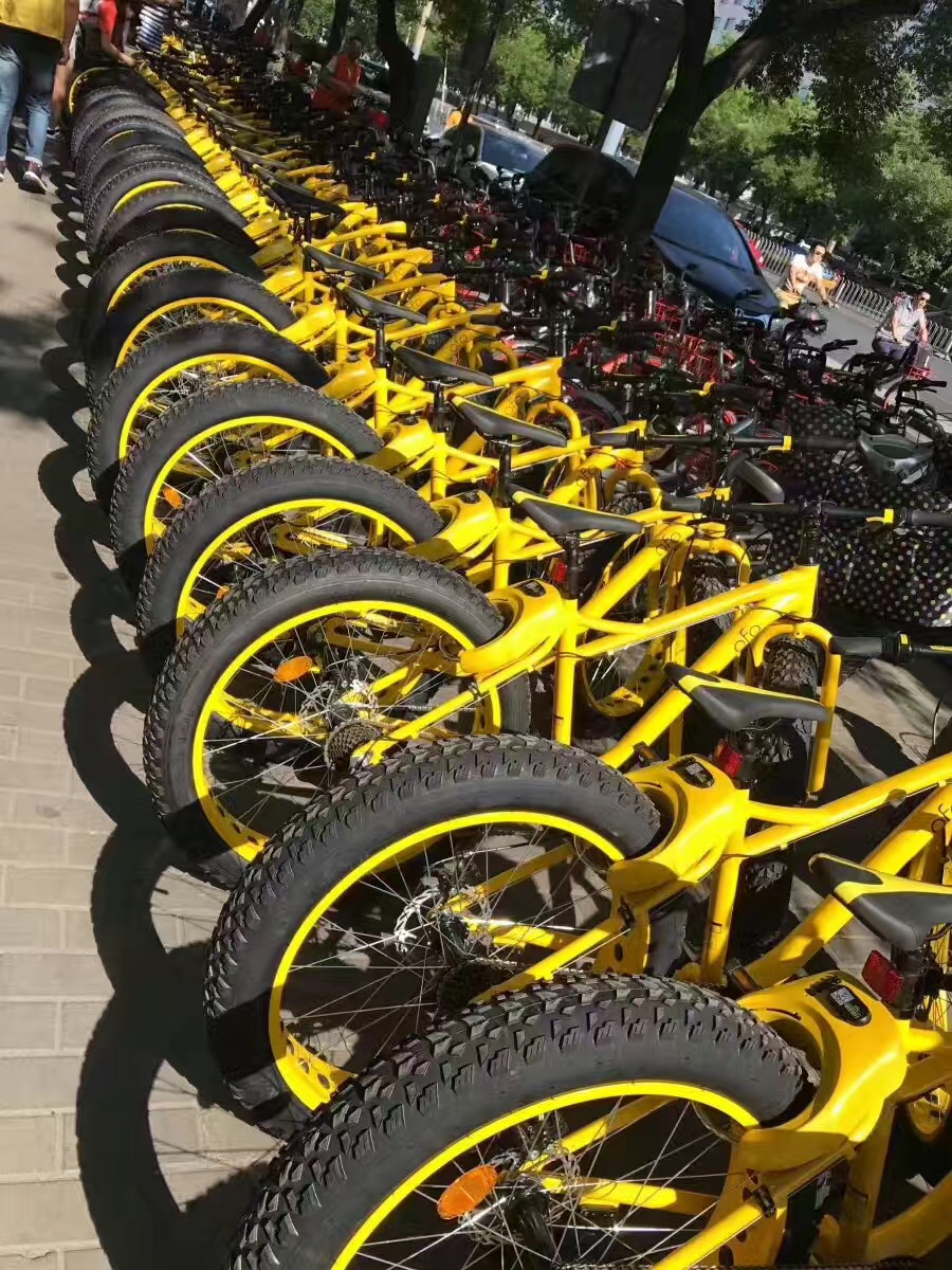 三里屯驚現(xiàn)ofo“坦克”體共享單車:這是誓要碾壓對手?-鋒巢網(wǎng)