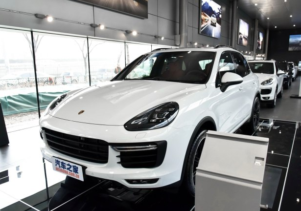 蘭博基尼Urus即將量產 打響與保時捷Cayenne的未來戰爭-鋒巢網