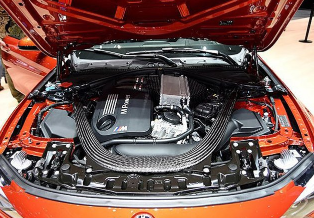 外觀內(nèi)飾全新升級(jí)，新寶馬M4正式上市-鋒巢網(wǎng)