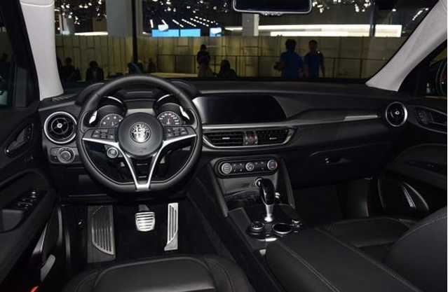 阿爾法·羅密歐Stelvio即將深港澳車展上市,攜三款車型率先出擊-鋒巢網(wǎng)