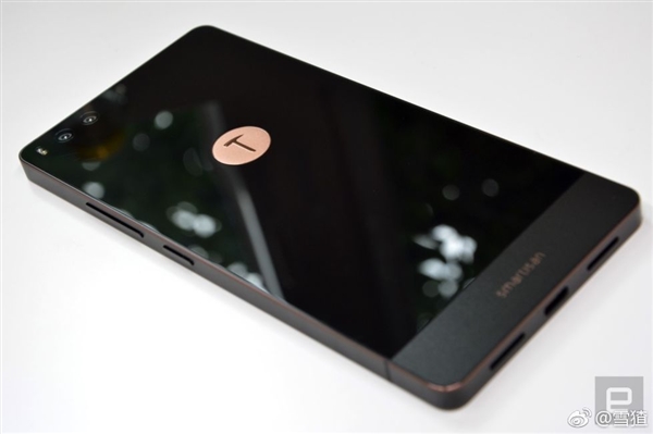 羅永浩:堅果Pro工業(yè)設(shè)計遠超蘋果,但整體有差距-鋒巢網(wǎng)