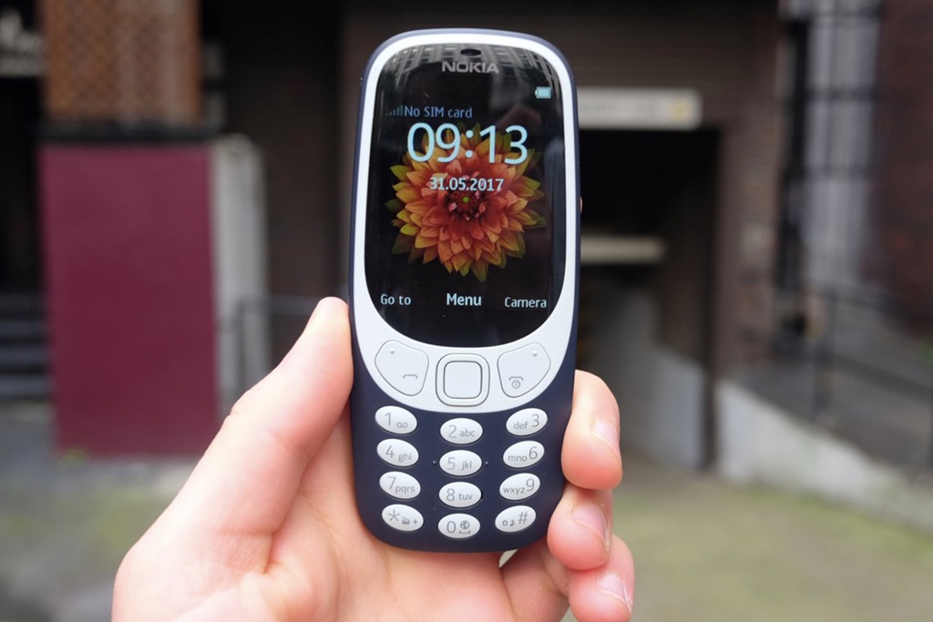 老外高樓測試2017新版 Nokia 3310 :耐用度不錯-鋒巢網(wǎng)