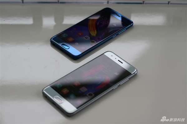 曲線機(jī)身流光四溢 榮耀9真機(jī)現(xiàn)場圖賞-鋒巢網(wǎng)