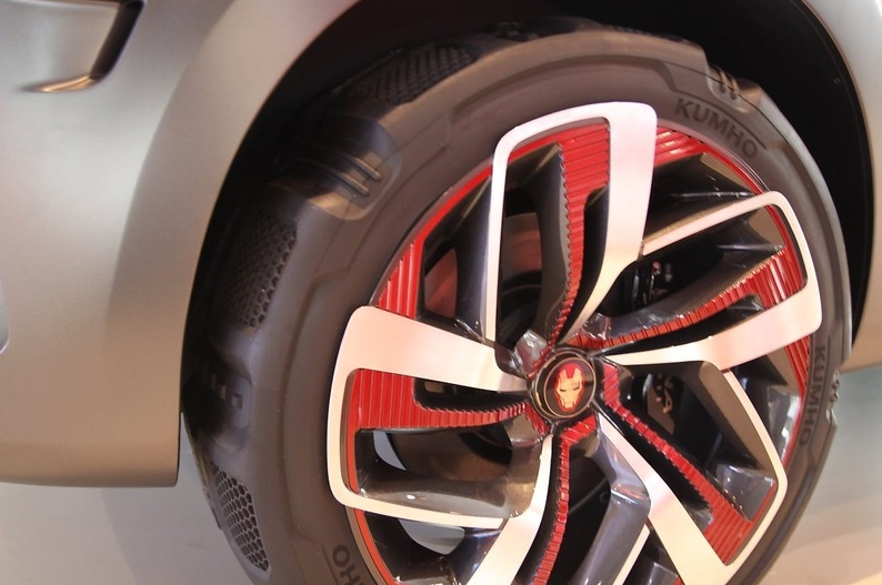 現(xiàn)代與漫威聯(lián)盟打造特別版車型：“鋼鐵俠”來了，你 能把持住嗎？-鋒巢網(wǎng)