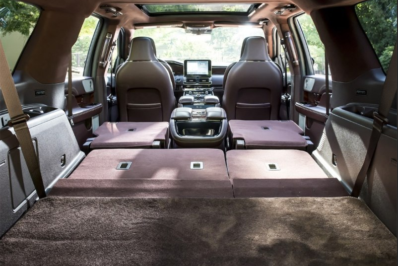 全新林肯領航員加長版官圖發布：隨自己喜好而定的黑金剛-鋒巢網