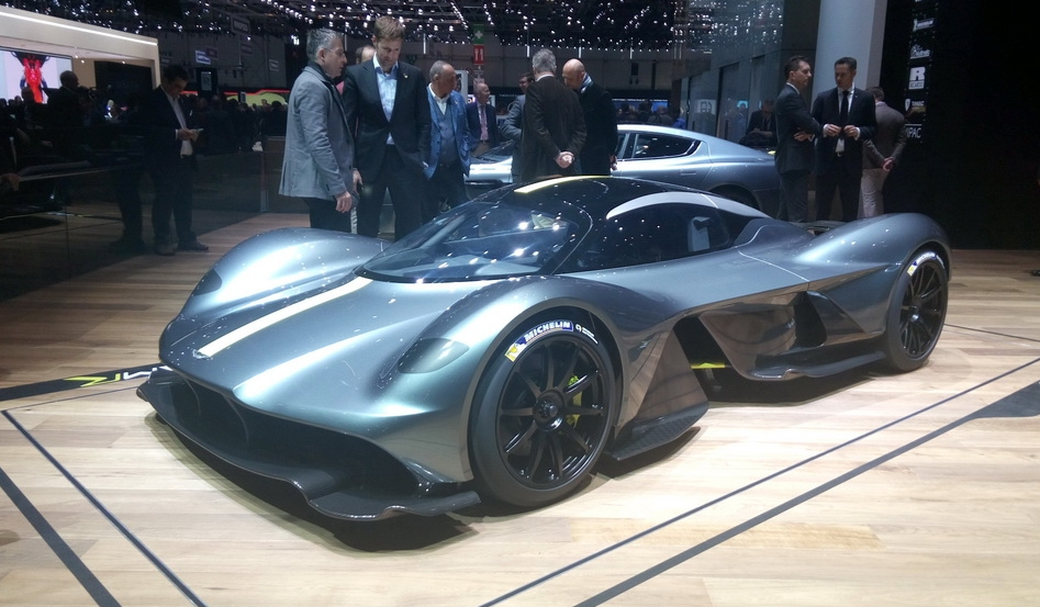 先交錢后提貨:阿斯頓·馬丁超級(jí)跑車Valkyrie已售罄,于2019年交貨-鋒巢網(wǎng)