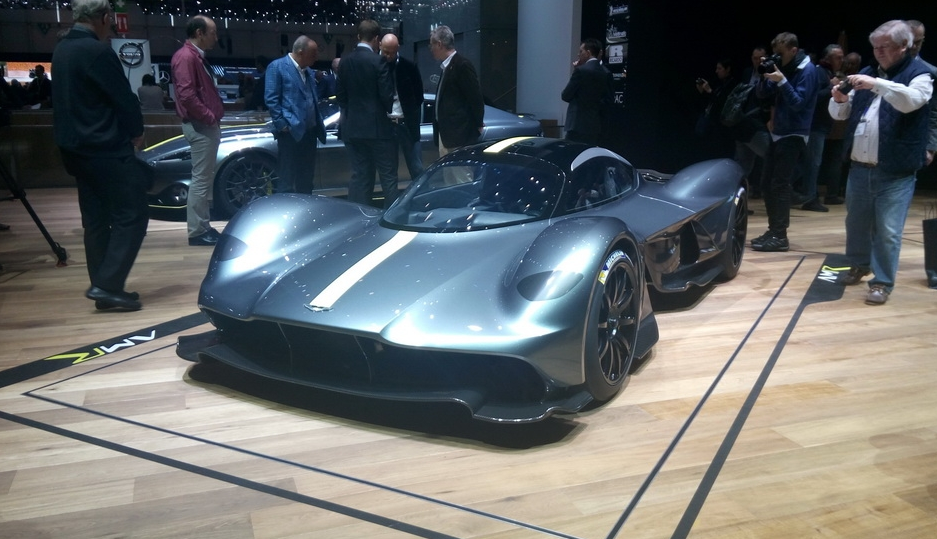 先交錢后提貨:阿斯頓·馬丁超級(jí)跑車Valkyrie已售罄,于2019年交貨-鋒巢網(wǎng)