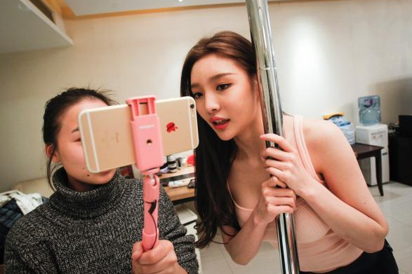 直播下半場還沒開始就已經(jīng)結(jié)束了嗎?-鋒巢網(wǎng)