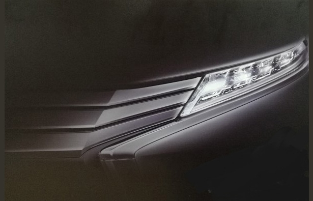 新容貌王者登場：三菱XM前臉大燈組預告圖公布-鋒巢網