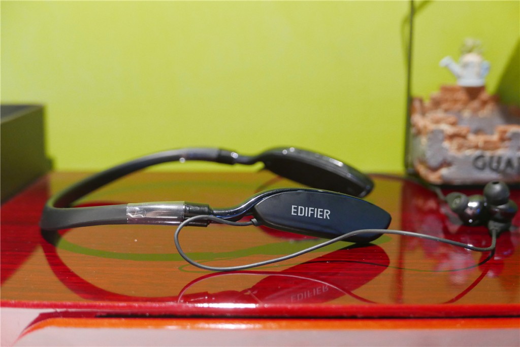 漫步者W360BT藍牙耳機體驗:舒適的佩戴感和寬松的聽感-鋒巢網