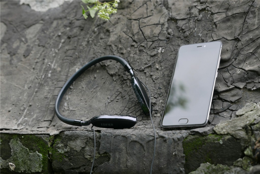 漫步者W360BT藍牙耳機體驗:舒適的佩戴感和寬松的聽感-鋒巢網