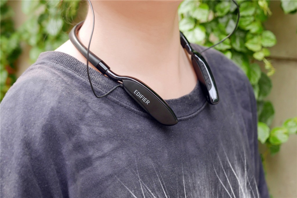 漫步者W360BT藍牙耳機體驗:舒適的佩戴感和寬松的聽感-鋒巢網
