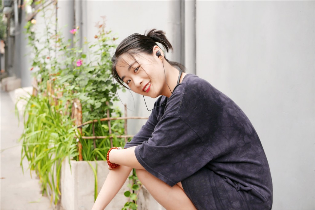 漫步者W360BT藍牙耳機體驗:舒適的佩戴感和寬松的聽感-鋒巢網