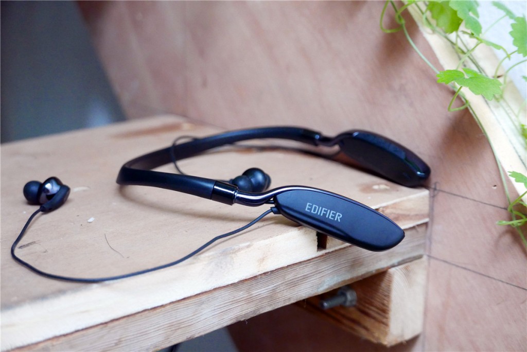 漫步者W360BT藍牙耳機體驗:舒適的佩戴感和寬松的聽感-鋒巢網
