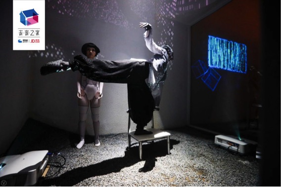 科技白癡陳偉霆遇上人工智能 直播首秀獻給微鯨沉浸式戲劇《I.F》-鋒巢網