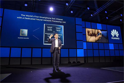 華為發(fā)布首款手機(jī)AI芯片，國(guó)產(chǎn)實(shí)力已不容小覷！-鋒巢網(wǎng)