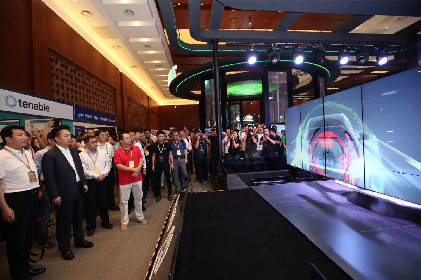 第五屆中國(guó)互聯(lián)網(wǎng)大會(huì)開啟: 萬物皆變,人是安全的尺度-鋒巢網(wǎng)