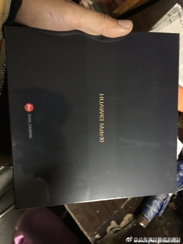 華為Mate 10/Pro真機與包裝盒曝光:保時捷版售價或近1萬-鋒巢網