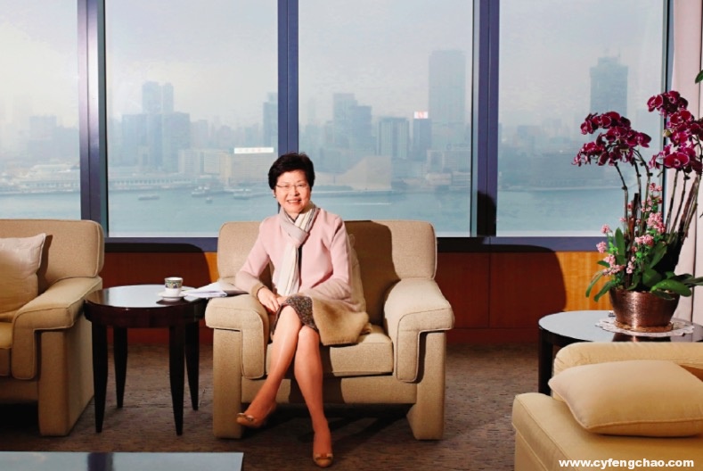 林鄭月娥:香港首位女特首,誰說“鐵娘子”不能“小女人”?-鋒巢網