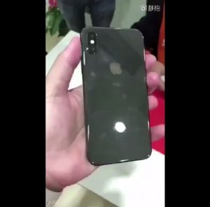 罕見!iPhone X的雙電池設(shè)計(jì)亮相-鋒巢網(wǎng)