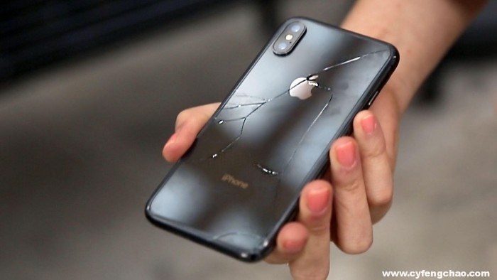 新買的iPhone X要不要戴套？看看外媒的測試怎么說-鋒巢網