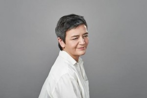 谷歌蘋(píng)果面臨近180億天價(jià)罰單-鋒巢網(wǎng)