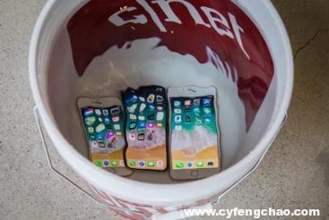說好的防水呢？iPhone 8又中招了！-鋒巢網