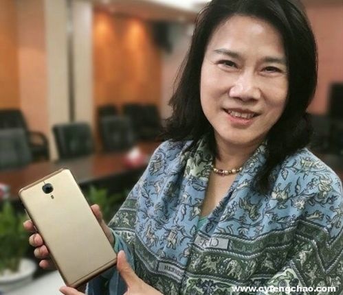 你的手機敢摔嗎?倒貼都無人敢要??-鋒巢網