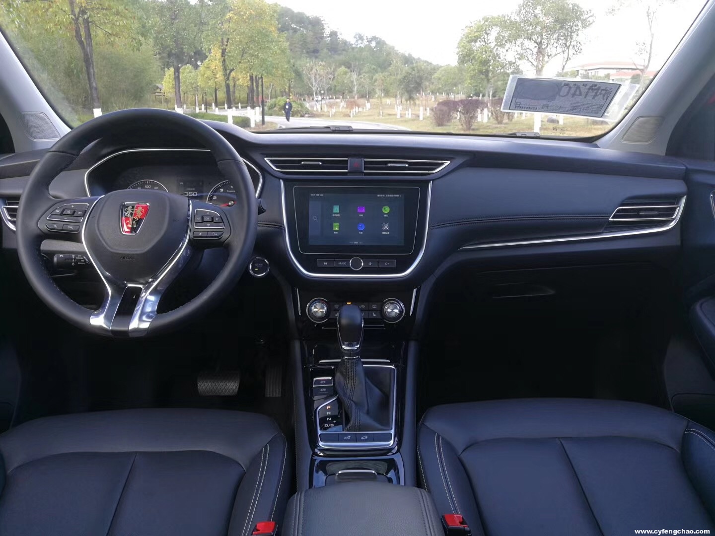 上汽榮威RX3:斗志昂揚的斜杠青年!-鋒巢網