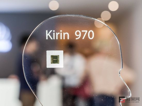 榮耀 從“跟隨”到“破局”,華為四年前種下的這畝試驗田成功了-鋒巢網