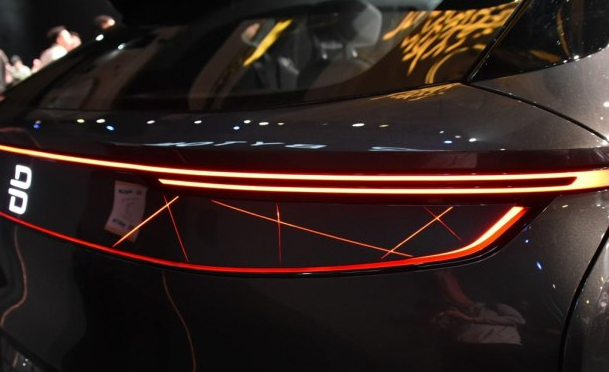 鋌而走險的老外創始人戴雷：拜騰只能在中國誕生-鋒巢網