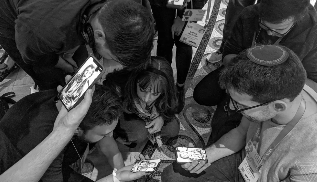 日以繼夜：這是一組CES 2018幕后工作人員的鏡頭-鋒巢網