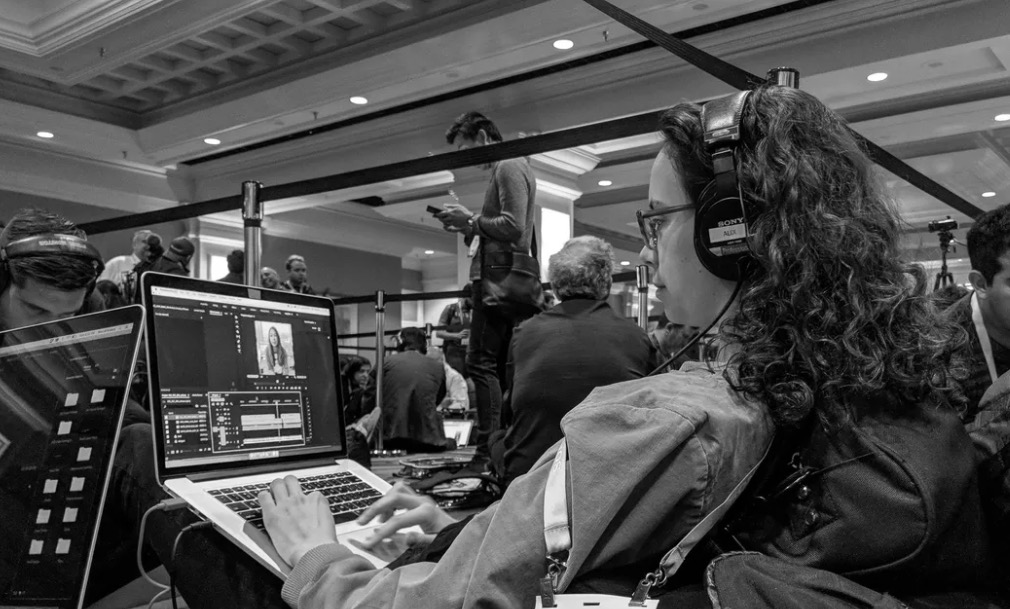 日以繼夜：這是一組CES 2018幕后工作人員的鏡頭-鋒巢網