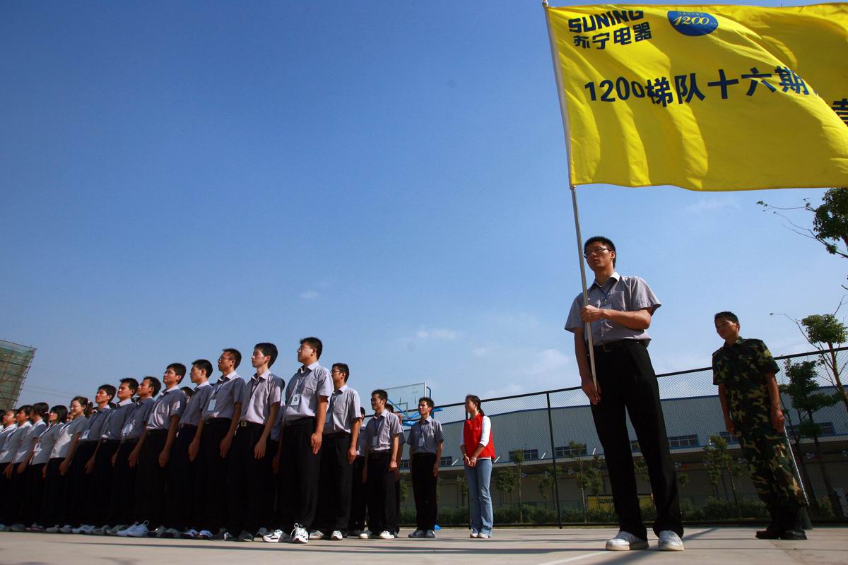 iPhone成就了兩個男人，一個是喬布斯，一個是郝布斯！-鋒巢網