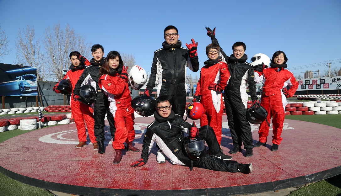 iPhone成就了兩個男人，一個是喬布斯，一個是郝布斯！-鋒巢網