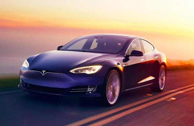 特斯拉承認(rèn)車輛致死事故時(shí)處于自動(dòng)駕駛狀態(tài)-鋒巢網(wǎng)