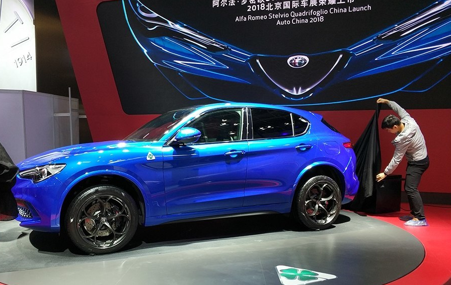 阿爾法·羅密歐推四葉草Stelvio QV：北京車展上的一抹小幸運-鋒巢網