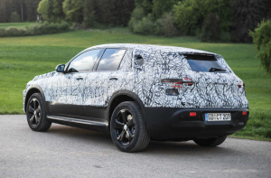 奔馳公布了EQC電動SUV原型-鋒巢網